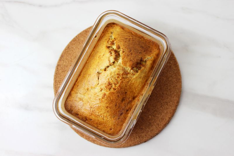 Baked Oats ohne Topping in einer kleinen Glasschüssel